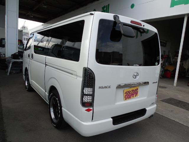 ハイエースバン ロングスーパーＧＬ　ディーゼルターボ４ＷＤ　モデリスタエアロ　リアクーラー　リアヒーター　社外１７ＡＷ　両側スライドドア　ＡＢＳ　ダブルＳＲＳ　ＨＩＤ　フォグ　ＳＤナビ　フルセグ　キーレス　ＥＴＣ（9枚目）