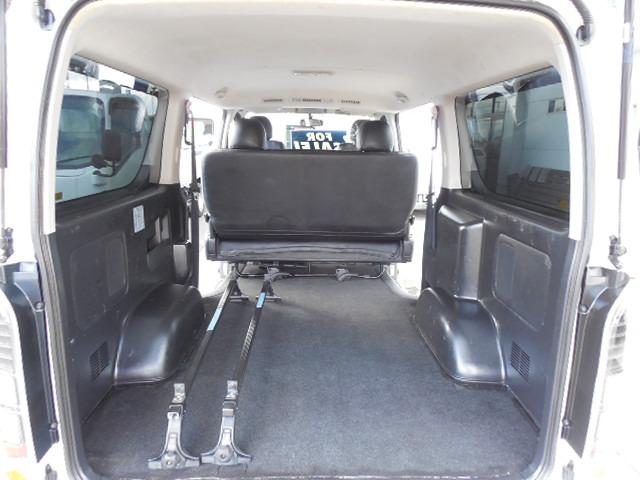 ハイエースバン ロングスーパーＧＬ　ディーゼルターボ４ＷＤ　モデリスタエアロ　リアクーラー　リアヒーター　社外１７ＡＷ　両側スライドドア　ＡＢＳ　ダブルＳＲＳ　ＨＩＤ　フォグ　ＳＤナビ　フルセグ　キーレス　ＥＴＣ（11枚目）