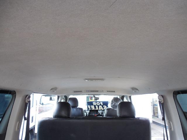 ハイエースバン ロングスーパーＧＬ　ディーゼルターボ４ＷＤ　モデリスタエアロ　リアクーラー　リアヒーター　社外１７ＡＷ　両側スライドドア　ＡＢＳ　ダブルＳＲＳ　ＨＩＤ　フォグ　ＳＤナビ　フルセグ　キーレス　ＥＴＣ（12枚目）