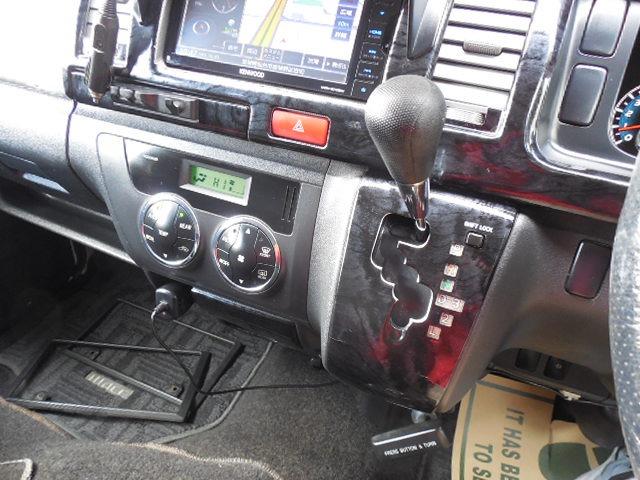 ハイエースバン ロングスーパーＧＬ　ディーゼルターボ４ＷＤ　モデリスタエアロ　リアクーラー　リアヒーター　社外１７ＡＷ　両側スライドドア　ＡＢＳ　ダブルＳＲＳ　ＨＩＤ　フォグ　ＳＤナビ　フルセグ　キーレス　ＥＴＣ（30枚目）