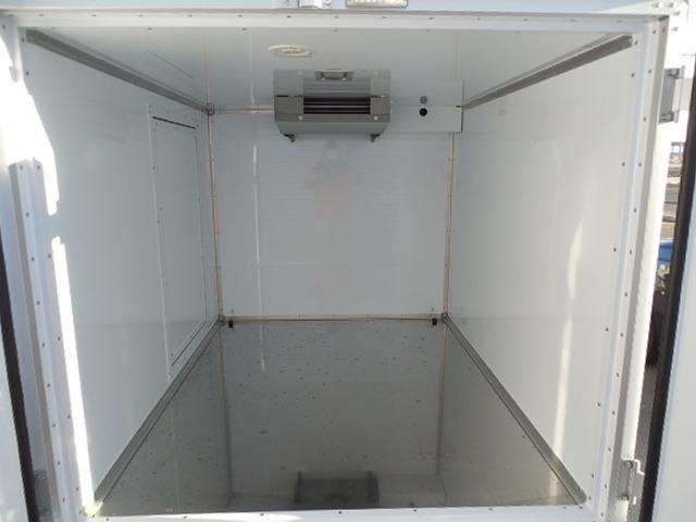 ミニキャブトラック 　冷蔵冷凍車４ＷＤ　アイドリングストップ　オートライト（9枚目）