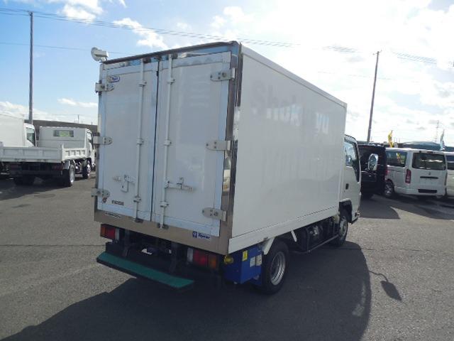 タイタントラック 　１．５ｔ冷凍冷蔵車　３０ＤＥ－ＴＢ　トープレ製冷凍機－３０℃設定　左サイドドア　スタンバイ付　左側電動格納ミラー　バックカメラ　キーレス　ＥＴＣ　フォグ　ＡＢＳ　ダブルＳＲＳ　アイドリングストップ（8枚目）