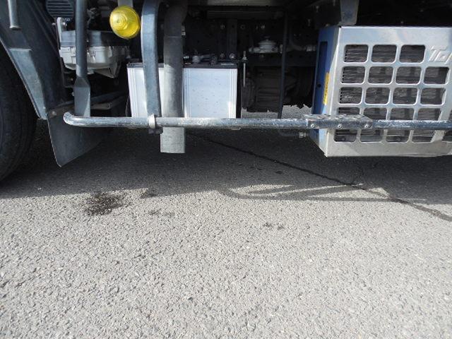 タイタントラック 　１．５ｔ冷凍冷蔵車　３０ＤＥ－ＴＢ　トープレ製冷凍機－３０℃設定　左サイドドア　スタンバイ付　左側電動格納ミラー　バックカメラ　キーレス　ＥＴＣ　フォグ　ＡＢＳ　ダブルＳＲＳ　アイドリングストップ（21枚目）