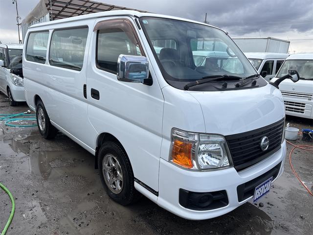 キャラバン ロングＤＸ　《走行１６５７００キロ》《４ＷＤディーゼルターボ》《車検１年》キーレス／電動格納ミラー／６人乗り（4枚目）