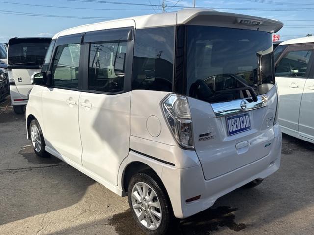 デイズルークス ハイウェイスター　Ｘ　４ＷＤ／純正フルエアロ１４インチＡＷ／プッシュスタート／スマートキー／革巻きステアリング／ＳＤナビＴＶ／Ｂｌｕｅｔｏｏｔｈバックカメラ／（5枚目）