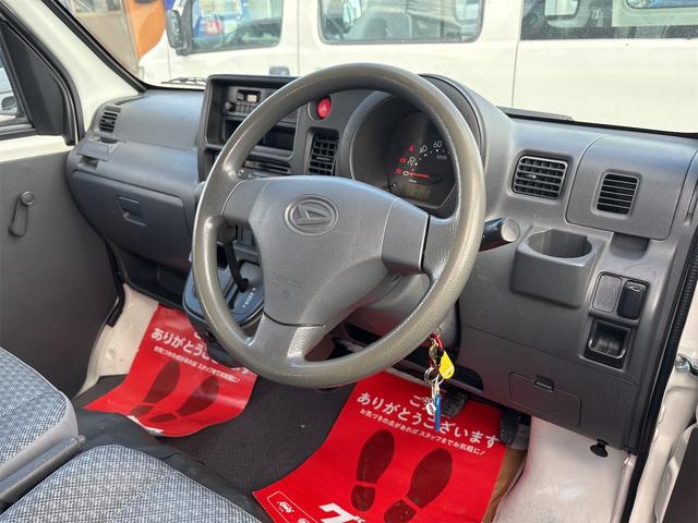 ハイゼットカーゴ スペシャル 《4WD》《車検令和8年8月》集中ドアロック/エアバッグ/タイミングチェーンエンジン/(10枚目)