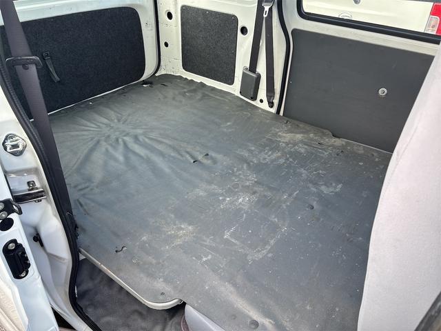 ハイゼットカーゴ スペシャル 《4WD》《車検令和8年8月》集中ドアロック/エアバッグ/タイミングチェーンエンジン/(13枚目)