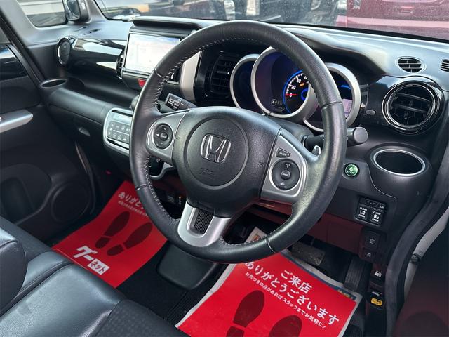 一生懸命掃除してます。