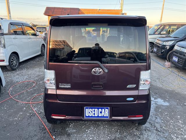 ピクシススペース カスタム　ＲＳ　《ターボ》《車検２年》《後期モデル》《走行９７４０００キロ》純正フルエアロ１５インチＡＷ／スマートキー／オートエアコン／アームレスト／ＳＤナビＴＶ／ＨＩＤオートライトフォグ／コラムシフト／ベンチシート（8枚目）