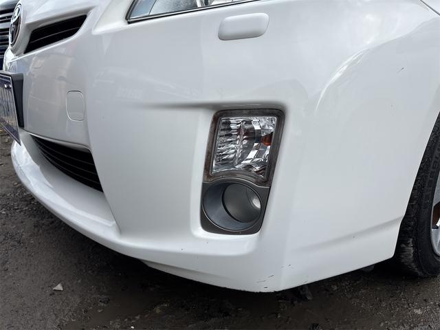 プリウス Ｇ　《車検２年》革巻きステアリング／クルーズコントロール／Ｓツーリング用１７インチＡＷ／スマートキー／スペアキー付／プッシュスタート／ＬＥＤオートライトフォグ／ＳＤナビＴＶＢｌｕｅｔｏｏｔｈバックカメラ／（10枚目）