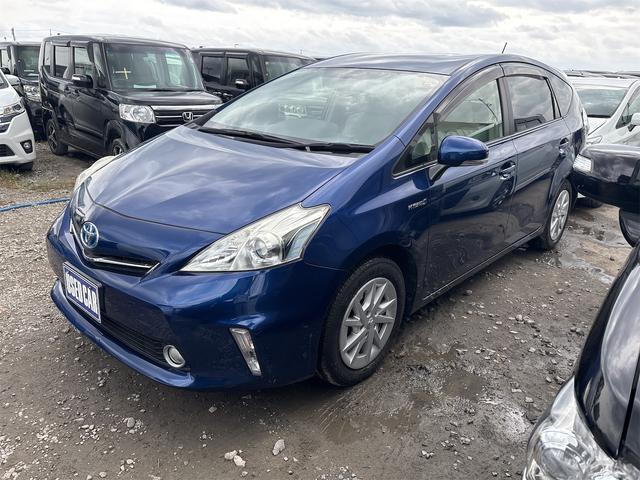 プリウスアルファ Ｓ　《車検２年》ＳＤナビＴＶフルセグ／Ｂｌｕｅｔｏｏｔｈ／バックカメラ／革巻きステアリング／７人乗り／１６インチＡＷ／プッシュスタート／スマートキー／オートエアコン／ＥＴＣ／（5枚目）