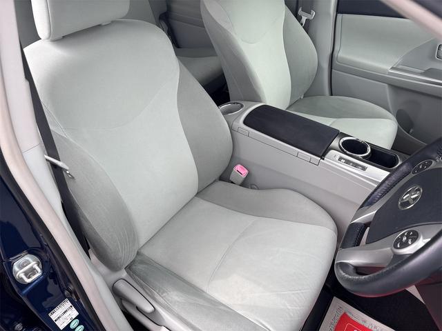プリウスアルファ Ｓ　《車検２年》ＳＤナビＴＶフルセグ／Ｂｌｕｅｔｏｏｔｈ／バックカメラ／革巻きステアリング／７人乗り／１６インチＡＷ／プッシュスタート／スマートキー／オートエアコン／ＥＴＣ／（14枚目）