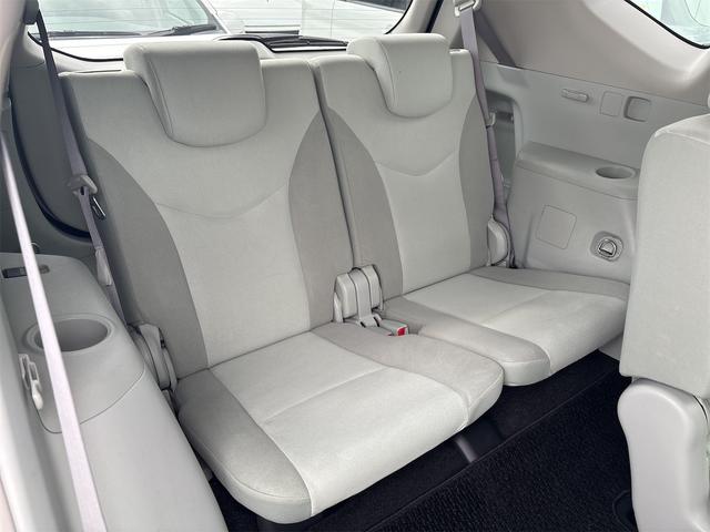 プリウスアルファ Ｓ　《車検２年》ＳＤナビＴＶフルセグ／Ｂｌｕｅｔｏｏｔｈ／バックカメラ／革巻きステアリング／７人乗り／１６インチＡＷ／プッシュスタート／スマートキー／オートエアコン／ＥＴＣ／（16枚目）