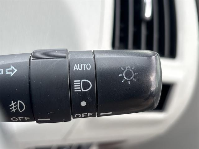 プリウスアルファ Ｓ　《車検２年》ＳＤナビＴＶフルセグ／Ｂｌｕｅｔｏｏｔｈ／バックカメラ／革巻きステアリング／７人乗り／１６インチＡＷ／プッシュスタート／スマートキー／オートエアコン／ＥＴＣ／（26枚目）