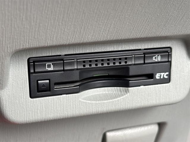 プリウスアルファ Ｓ　《車検２年》ＳＤナビＴＶフルセグ／Ｂｌｕｅｔｏｏｔｈ／バックカメラ／革巻きステアリング／７人乗り／１６インチＡＷ／プッシュスタート／スマートキー／オートエアコン／ＥＴＣ／（30枚目）