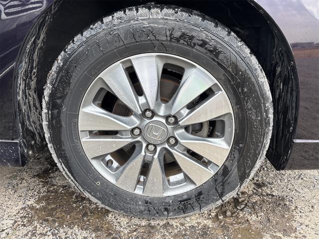 ステップワゴンスパーダ Ｓ　《後期モデル》《車検２年》フルセグバックカメラ／革巻きステアリング／パドルシフト／フルフラットシート／ＨＩＤオートライトフォグ／革巻きステアリング／（11枚目）