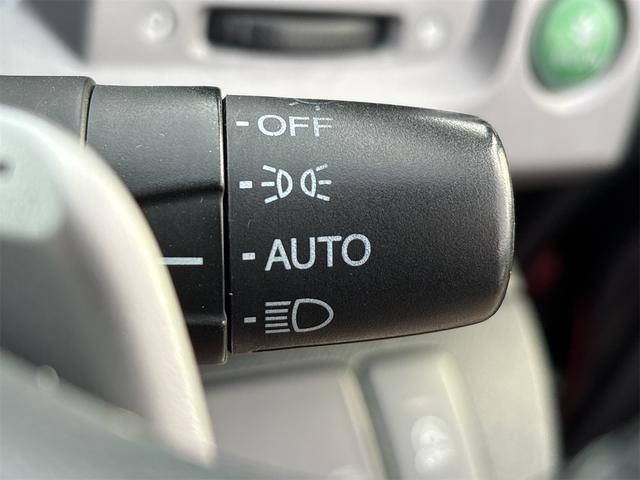 ステップワゴンスパーダ Ｓ　《後期モデル》《車検２年》フルセグバックカメラ／革巻きステアリング／パドルシフト／フルフラットシート／ＨＩＤオートライトフォグ／革巻きステアリング／（25枚目）