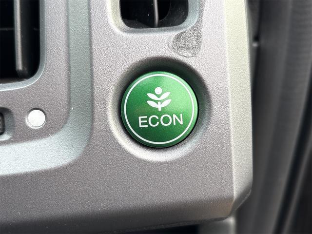 ステップワゴンスパーダ Ｓ　《後期モデル》《車検２年》フルセグバックカメラ／革巻きステアリング／パドルシフト／フルフラットシート／ＨＩＤオートライトフォグ／革巻きステアリング／（30枚目）