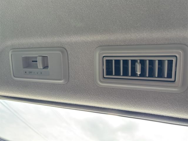 ステップワゴンスパーダ Ｓ　《後期モデル》《車検２年》フルセグバックカメラ／革巻きステアリング／パドルシフト／フルフラットシート／ＨＩＤオートライトフォグ／革巻きステアリング／（32枚目）