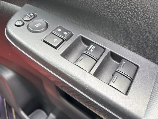 ステップワゴンスパーダ Ｓ　《後期モデル》《車検２年》フルセグバックカメラ／革巻きステアリング／パドルシフト／フルフラットシート／ＨＩＤオートライトフォグ／革巻きステアリング／（33枚目）