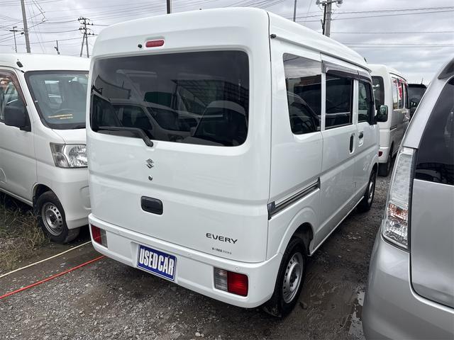 エブリイ ＰＡリミテッド　《車検２年》《４ＷＤ》《ディアルカメラブレーキサポート》《キーレス》《スペアキー付》オーバーヘッドシェルフ／リアコーナーセンサー／プライバシーガラス／（6枚目）