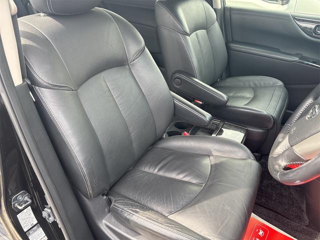 エルグランド ライダー　ブラックライン　黒本革シート　《車検２年》《４ＷＤ》ＳＤナビＴＶフルセグ／Ｂｌｕｅｔｏｏｔｈ／アラウンドビューモニターバックカメラ／革巻きステアリング／シートヒーター／黒革シート／純正フルエアロ１９インチＡＷ／シートヒーター／（14枚目）