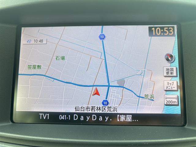 エルグランド ライダー　ブラックライン　黒本革シート　《車検２年》《４ＷＤ》ＳＤナビＴＶフルセグ／Ｂｌｕｅｔｏｏｔｈ／アラウンドビューモニターバックカメラ／革巻きステアリング／シートヒーター／黒革シート／純正フルエアロ１９インチＡＷ／シートヒーター／（17枚目）