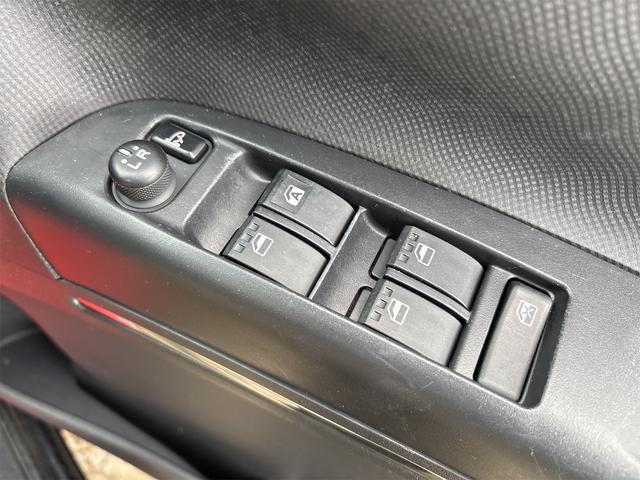 タントエグゼ カスタムＸ　純正フルエアロ１４インチＡＷ／車検令和９年１０月／ＨＩＤオートライトフォグランプ／スマートキー／オートエアコン／革巻きステアリング／ＳＤナビ／スペアキー付（18枚目）