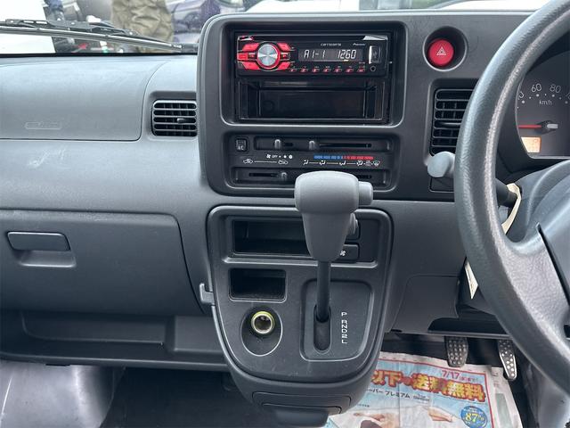 ハイゼットカーゴ ＤＸ　《走行８７５００キロ》《車検２年》《４ＷＤ》ＳＤナビＴＶＢｌｕｅｔｏｏｔｈ／オーバーヘッドシェルフ／キーレス／プライバシーガラス／パワーウィンドウ／（13枚目）
