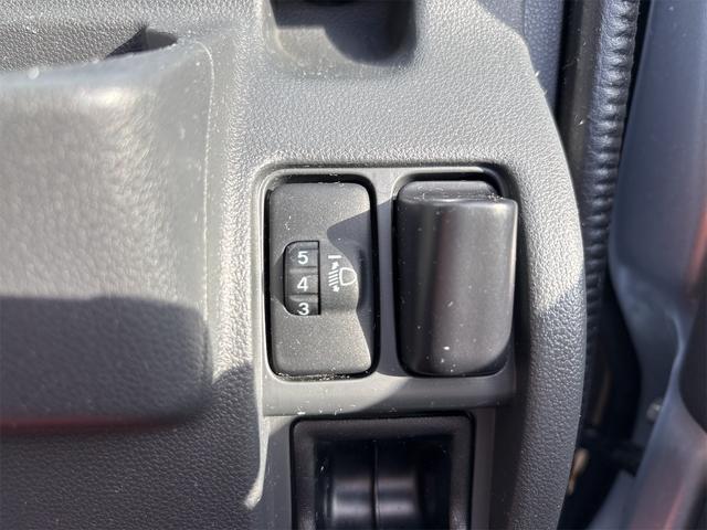 ハイゼットカーゴ ＤＸ　《走行８７５００キロ》《車検２年》《４ＷＤ》ＳＤナビＴＶＢｌｕｅｔｏｏｔｈ／オーバーヘッドシェルフ／キーレス／プライバシーガラス／パワーウィンドウ／（24枚目）
