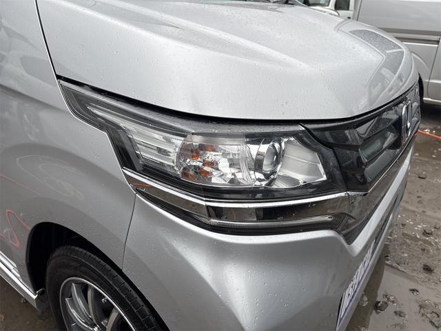 ライトは使用してますと徐々に曇ってしまいます。当店はヘッドライトを磨いてからご納車致します！ご安心ください。