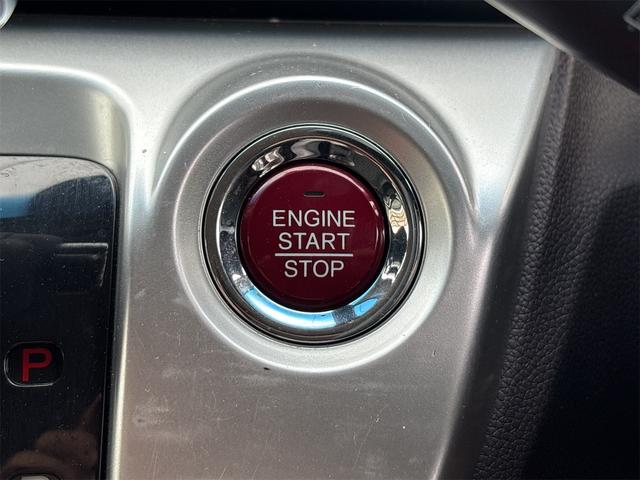 鍵をポケットやカバンに入れた状態でエンジン始動が出来ます、イチイチ鍵を出す手間も無いのでとっても便利です