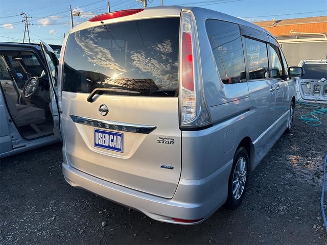 セレナ ハイウェイスター　純正フルエアロ１５インチＡＷ／ＳＤナビＴＶフルセグＢｌｕｅｔｏｏｔｈ／フリップダウンモニター／革巻きステアリング／クルーズコントロール／シートヒーター／ＥＴＣ／（6枚目）