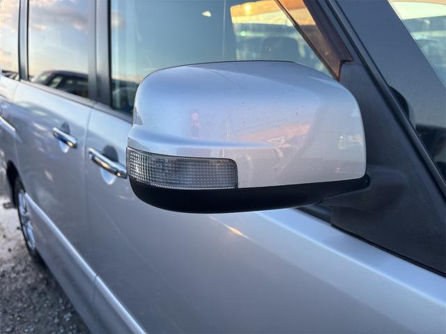 セレナ ハイウェイスター　純正フルエアロ１５インチＡＷ／ＳＤナビＴＶフルセグＢｌｕｅｔｏｏｔｈ／フリップダウンモニター／革巻きステアリング／クルーズコントロール／シートヒーター／ＥＴＣ／（9枚目）