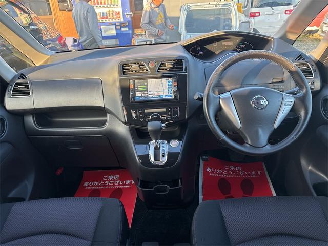 セレナ ハイウェイスター　純正フルエアロ１５インチＡＷ／ＳＤナビＴＶフルセグＢｌｕｅｔｏｏｔｈ／フリップダウンモニター／革巻きステアリング／クルーズコントロール／シートヒーター／ＥＴＣ／（12枚目）