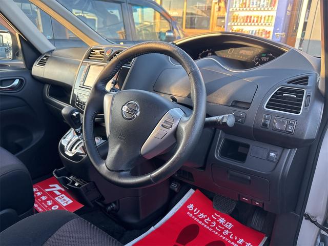 セレナ ハイウェイスター　純正フルエアロ１５インチＡＷ／ＳＤナビＴＶフルセグＢｌｕｅｔｏｏｔｈ／フリップダウンモニター／革巻きステアリング／クルーズコントロール／シートヒーター／ＥＴＣ／（13枚目）