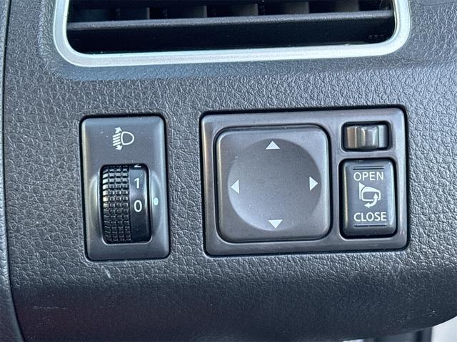 セレナ ハイウェイスター　純正フルエアロ１５インチＡＷ／ＳＤナビＴＶフルセグＢｌｕｅｔｏｏｔｈ／フリップダウンモニター／革巻きステアリング／クルーズコントロール／シートヒーター／ＥＴＣ／（29枚目）