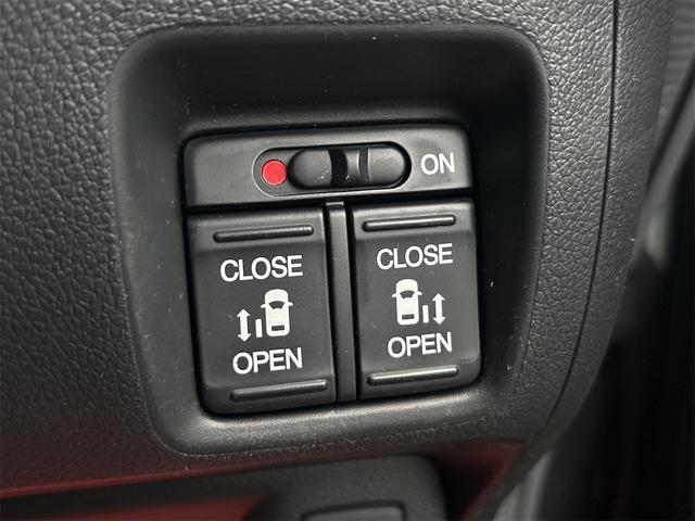 N-BOXカスタム G・Lパッケージ 《後期モデル》《走行89200キロ》SDナビTVBluetooth/バックカメラ/衝突軽減ブレーキシステム/両側パワースライドドア/プッシュスタート/スマートキー/純正フルエアロ14インチAW/(29枚目)