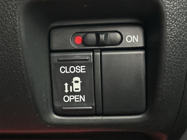 �p���[�X���C�h�h�A