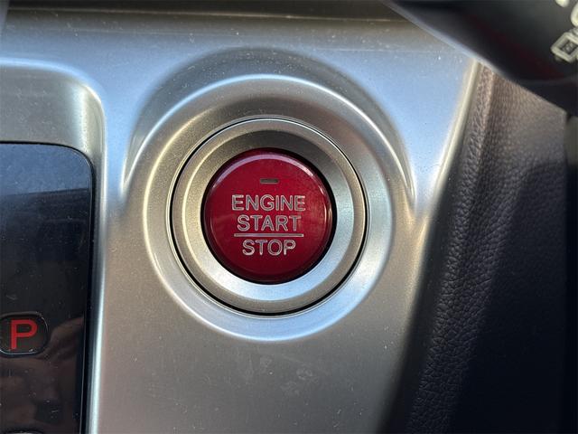 鍵をポケットやカバンに入れた状態でエンジン始動が出来ます、イチイチ鍵を出す手間も無いのでとっても便利です