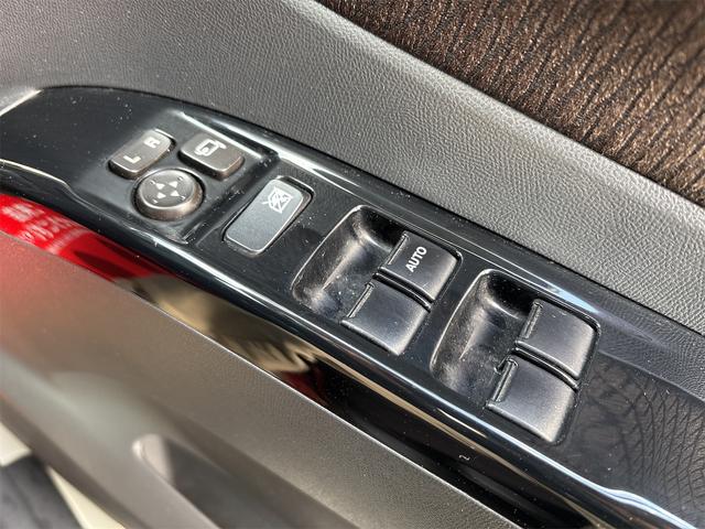 ルークス ハイウェイスター　《走行８０５００キロ》《車検２年》ＳＤナビＴＶフルセグ／Ｂｌｕｅｔｏｏｔｈ接続／プッシュスタート／スマートキー／スペアキー／パワースライドア／純正フルエアロ１４インチＡＷ／ＨＩＤオートライトフォグ／（28枚目）
