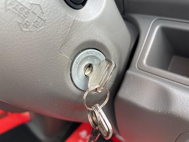 エブリイ PA 《4WD》《車検2年》《2ND発進機能付き》集中ドアロック/エアバッグ/ラジオ/(20枚目)