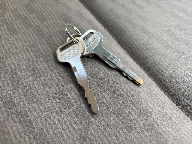 エブリイ PA 《4WD》《車検2年》《2ND発進機能付き》集中ドアロック/エアバッグ/ラジオ/(21枚目)