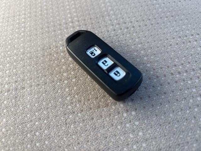 N-BOX G・Lパッケージ 《走行80200キロ》《後期モデル》SDナビTVフルセグBluetoothバックカメラ/衝突軽減ブレーキ/スマートキー/プッシュスター/オートエアコン/フリップダウンモニター/ステアリングコントロール(27枚目)