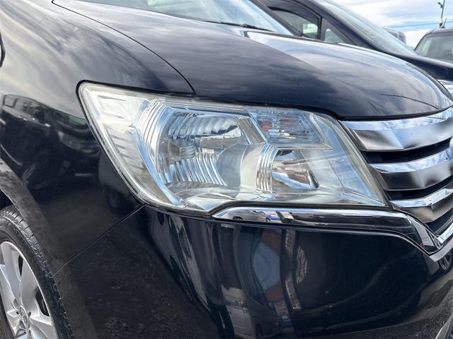 ライトは使用してますと徐々に曇ってしまいます。当店はヘッドライトを磨いてからご納車致します！ご安心ください。