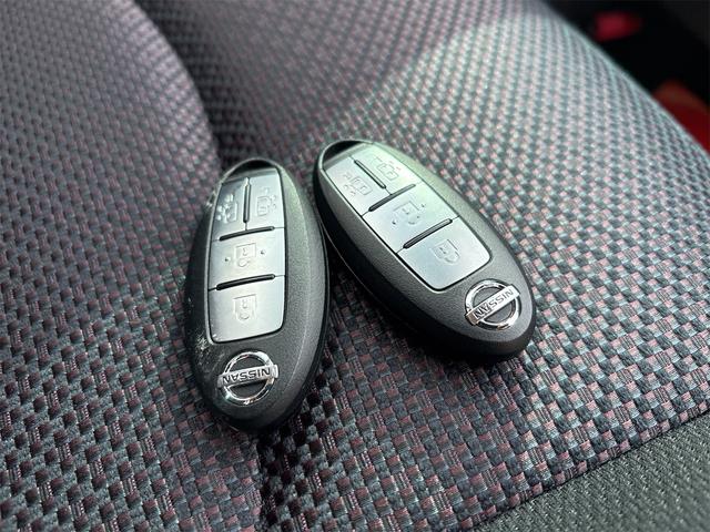 スマートキーを携帯していると、両手が塞がっていても開閉ができます。悪天候時には特に助かります。