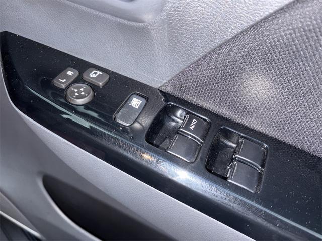 ワゴンRスティングレー T 《走行54600キロ》《4WDターボ》《車検2年》純正フルエアロ15インチAW/プッシュスタート/スマートキー/オートエアコン//革巻きステア/HIDオートライトフォグ/SDナビTV/シートヒーター/(30枚目)