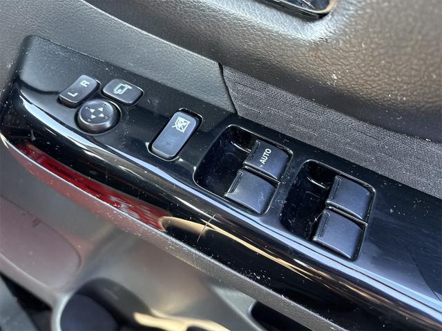 スペーシアカスタム TS 《4WDターボ》《車検2年》純正エアロ15インチAW/衝突軽減ブレーキ/革巻きステアリング/シートヒーター/両側パワースライドドア/プッシュスタート/スマートキースペアキー/HIDオートライトフォグ(30枚目)