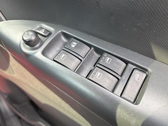 タント カスタムRS 《4WDターボ》《車検2年》《後期モデル》純正フルエアロ14インチAW/SDナビTV/MOMO革巻きステアリング/パワースライドア/スマートキー/HIDオートライトフォグ/(26枚目)