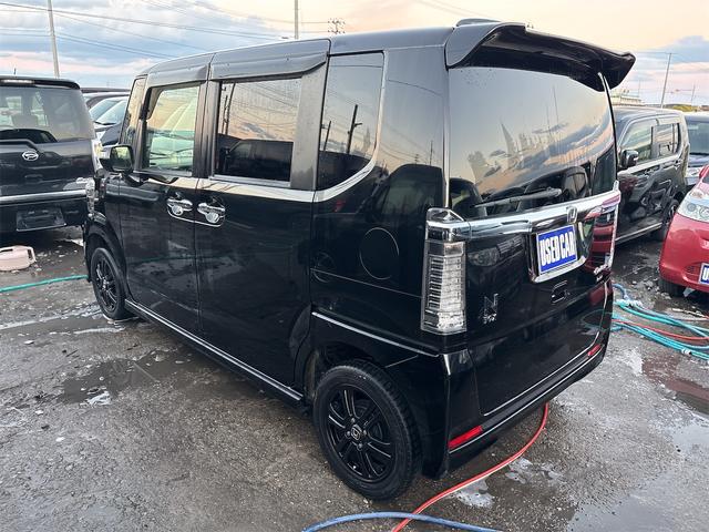 Ｎ－ＢＯＸカスタム Ｇ　ＳＳブラックスタイルパッケージ　《４ＷＤ》《車検２年》《後期モデル》ＳＤナビＴＶフルセグＢｌｕｅｔｏｏｔｈバックカメラ／シートヒーター／ＥＴＣ／ＨＩＤオートライトフォグ／両側パワースライドア／（7枚目）